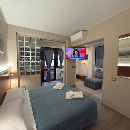 Hotel Rinaldo Apartment Borgomanero Buitenkant foto