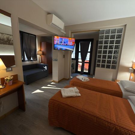 Hotel Rinaldo Apartment Borgomanero Buitenkant foto