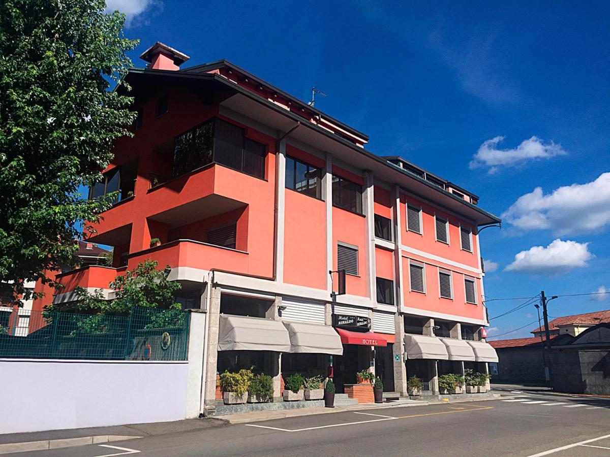 Hotel Rinaldo Apartment Borgomanero Buitenkant foto