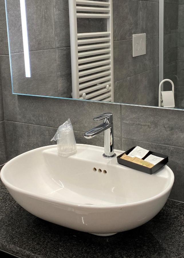 Hotel Rinaldo Apartment Borgomanero Buitenkant foto