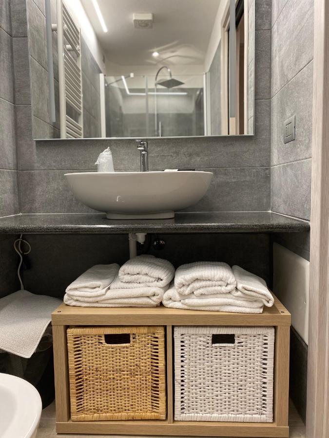 Hotel Rinaldo Apartment Borgomanero Buitenkant foto