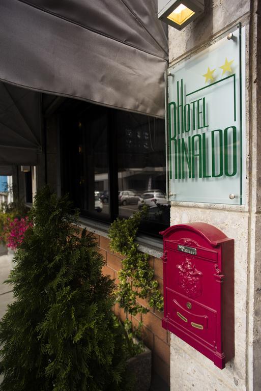 Hotel Rinaldo Apartment Borgomanero Buitenkant foto