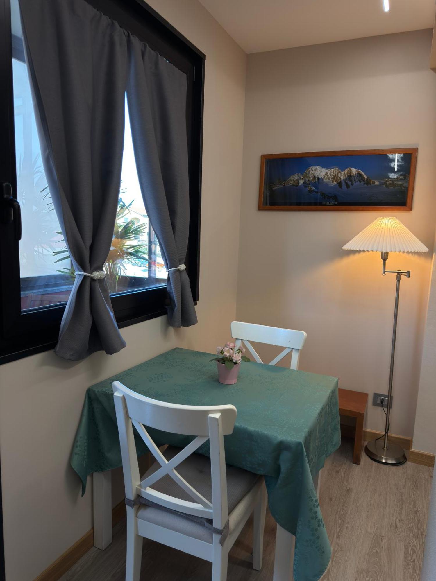Hotel Rinaldo Apartment Borgomanero Buitenkant foto