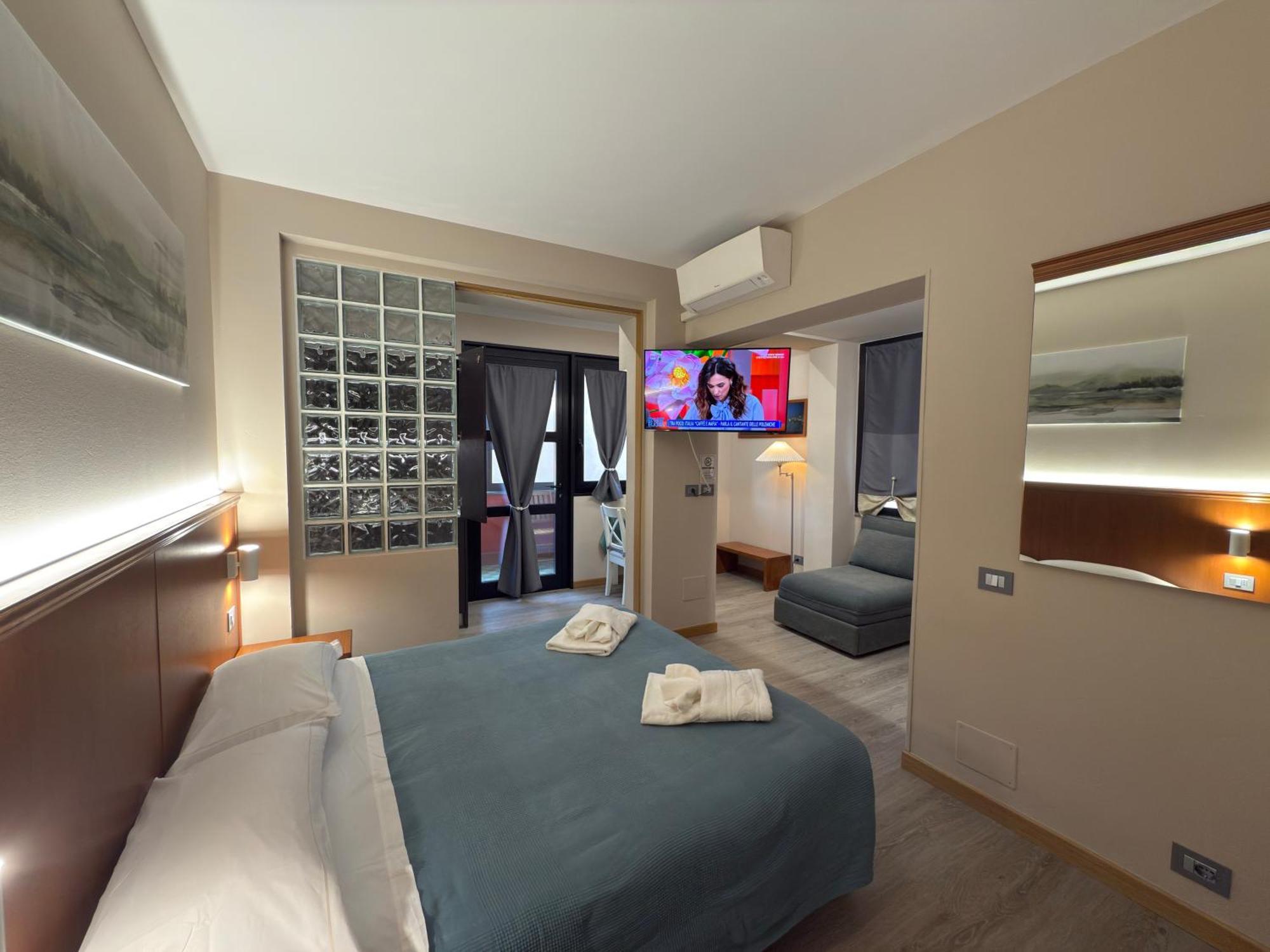 Hotel Rinaldo Apartment Borgomanero Buitenkant foto
