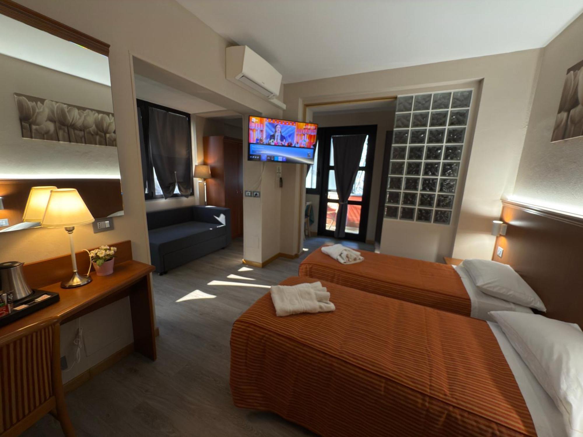 Hotel Rinaldo Apartment Borgomanero Buitenkant foto