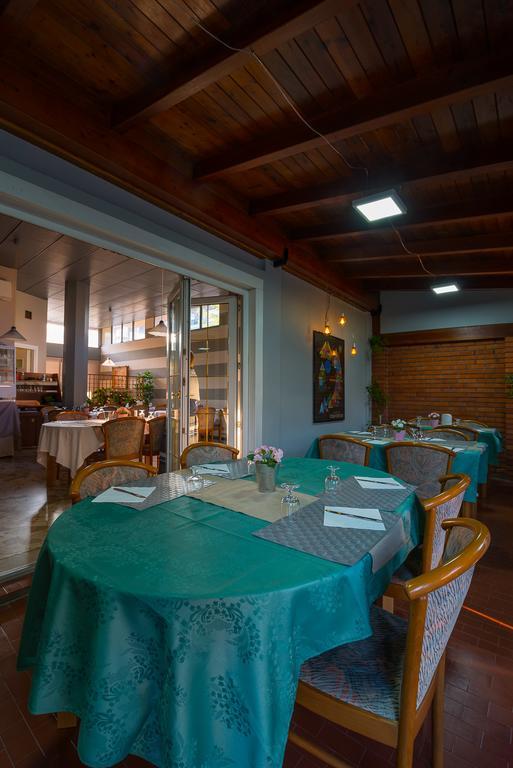 Hotel Rinaldo Apartment Borgomanero Buitenkant foto