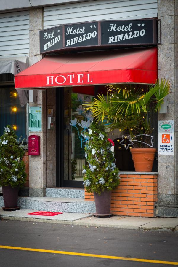 Hotel Rinaldo Apartment Borgomanero Buitenkant foto